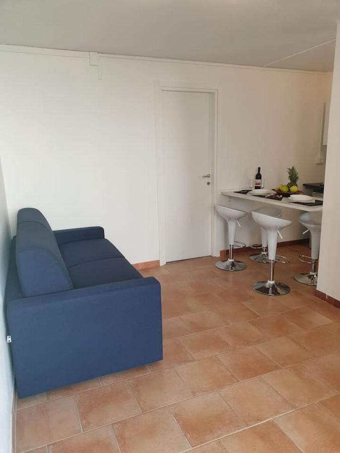 Holiday Apartaments 代森扎诺-德尔加达 外观 照片