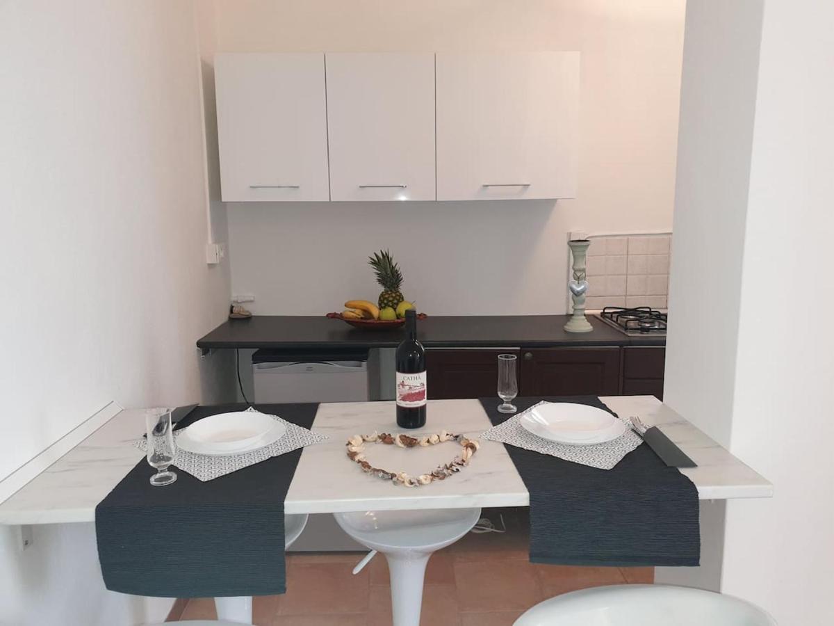 Holiday Apartaments 代森扎诺-德尔加达 外观 照片