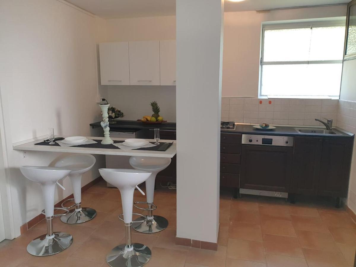 Holiday Apartaments 代森扎诺-德尔加达 外观 照片